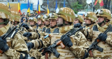 Stire din Actualitate : Militarii români defilează la Paris de Ziua Franței