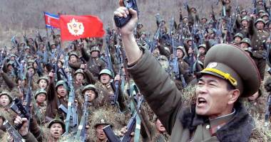 Stire din Actualitate : Kim Jong-un cere armatei să fie pregătită de război "la orice oră"