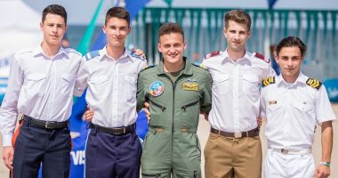 Armata Română caută recruți printre tinerii care vin la festivalul Neversea