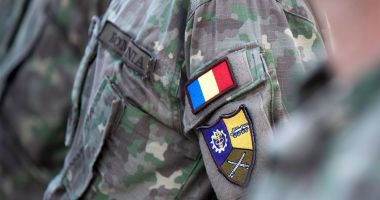 Stire din Eveniment : Militarii ajută la distribuirea de alimente și produse de igienă unor familii aflate în dificultate