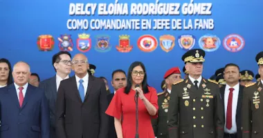 Stire din Actualitate : Armata și poliția au jurat loialitate președintei interimare a Venezuelei