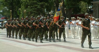 GALERIE FOTO / Militari români la un moment special, Cazinoul nu era ruină… - 3