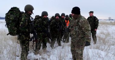 Infiltrați în dispozitivul inamicului! Debarcați și recuperați de elicoptere Black Hawk - 4