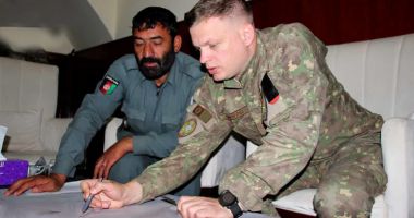 Colaborare între forțele de coaliție și forțele de securitate afgane