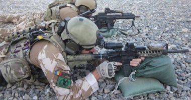 România se va asocia cu producătorul italian de armament Beretta în vederea realizării a două noi tipuri de arme