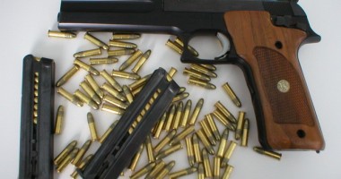 Stire din Eveniment : Arsenal de arme în mașină