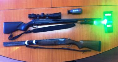 Arme și dispozitive de vânătoare, confiscate de polițiștii constănțeni - 3