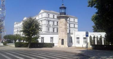 Stire din Cultură-Educație : Se va inaugura noua plachetă de pe Farul Genovez