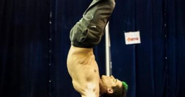 Stire din Actualitate : ATENȚIE, VIDEO CU UN PUTERNIC IMPACT EMOȚIONAL! Un acrobat Cirque du Soleil a murit chiar în timpul unui spectacol