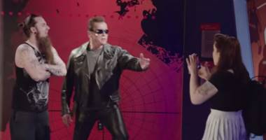 Stire din Monden : VIDEO / Arnold Schwarzenegger a devenit statuie