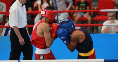 Stire din Sport : Arsen Mustafa va lupta pentru un loc în optimi