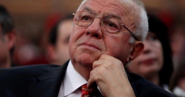 Stire din Cultură-Educație : Alexandru Arșinel: Îl rog pe Dumnezeu să se oprească, pentru că nu mai rezistăm