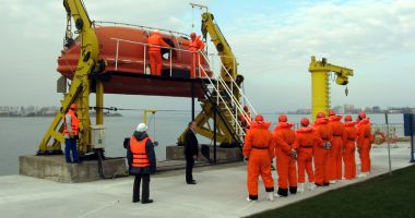 Stire din Economie : ARSVOM și CERONAV vor angaja marinari și personal didactic