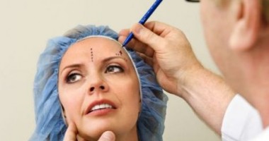 Stire din Cultură-Educație : Chirurgia plastică, în dezbatere la American Corner