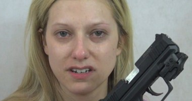 Stire din Eveniment : O fostă MISS își acuză tatăl că a violat-o de când avea patru ani!