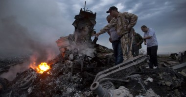 Foto și Video. Blestemul Malaysia Airlines se repetă! Un Boeing 777 cu 295 de pasageri, prăbușit în Ucraina. "Nu este un accident, ci un act terorist" - 7