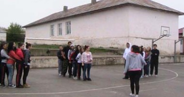 Schimb de experiență în acțiuni de voluntariat pentru elevi din Constanța și Tulcea - 5