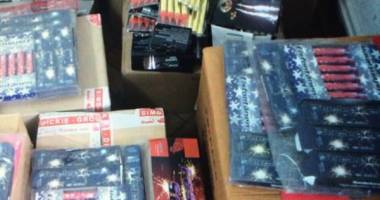 Artificii confiscate de polițiști - 4