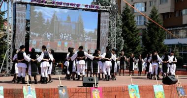 Stire din Eveniment : Mai mulți artiști de muzică populară, condamnați la închisoare pentru înșelăciune