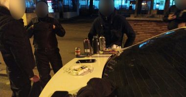 Stire din Eveniment : „Artişti” cu graffiti, amendaţi de Poliţia Locală