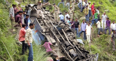Stire din Actualitate : 25 de artiști, morți într-un accident de autobuz