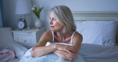 Stire din Sănătate : Suferiţi de artroză și nu puteți dormi? Folosiţi o compresă caldă înainte de culcare!