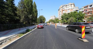 Lucrările de asfaltare a carosabilului pe bulevardul Alexandru Lăpușneanu continuă
