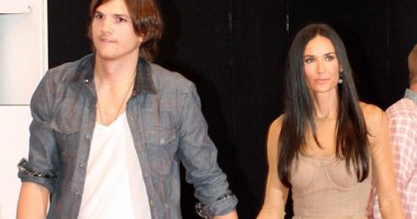 Stire din Monden : S-au împăcat Ashton Kutcher și Demi Moore?
