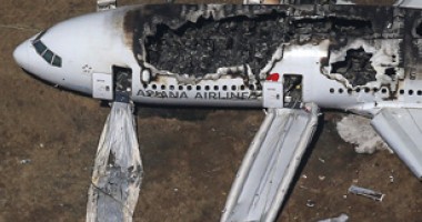 Stire din Actualitate : Asiana oferă 10.000 de dolari supraviețuitorilor accidentului aviatic de la San Francisco