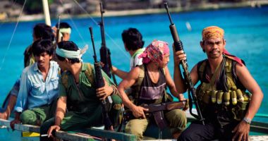 Stire din Economie : Asia se confruntă cu o dublare a cazurilor  de piraterie și jaf pe mare