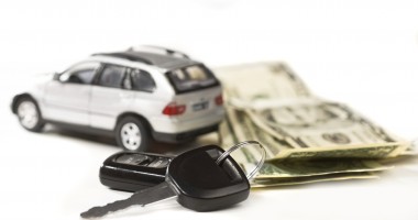 Stire din Economie : Românii nu prea mai au bani de CASCO