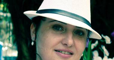 Stire din Politică-Administrație : Asistenta Gabriela Camelia Harton, cetățean de onoare al orașului Năvodari