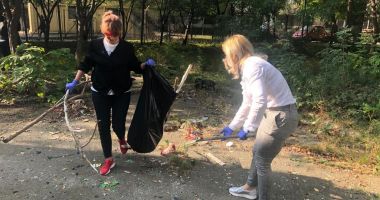 Angajații Direcției de Asistență Socială au făcut curat în jurul creșelor - 4