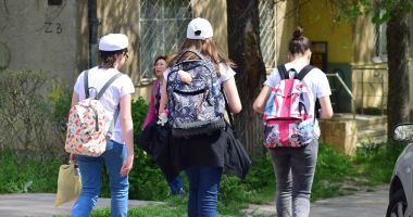 Stire din Cultură-Educație : Asociaţia Elevilor din Constanţa cere burse de merit de cel puţin 215 lei pe lună