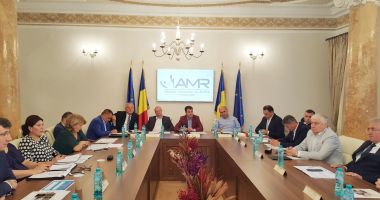Stire din Politică-Administrație : Transportul elevilor, în atenția Asociaţiei Municipiilor din România
