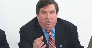 Stire din Politică-Administrație : Asociația Orașelor din România face front comun cu primarii nemulțumiți