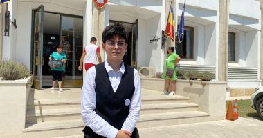 Stire din Cultură-Educație : Asociaţiile de elevi sar în apărarea profesorilor. De ce se solicită revocarea ministrului Educaţiei