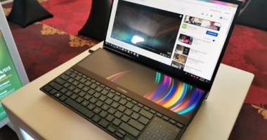 Laptopul unic în lume, expus la București, în premieră europeană