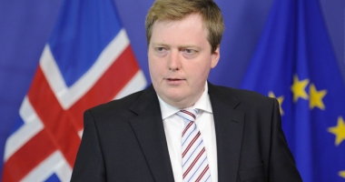 Stire din Actualitate : Panama Papers. Protest uriaș în Islanda!