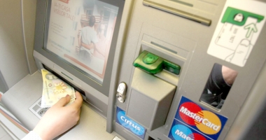 Stire din Eveniment : Atac la bancomatul dintr-un supermarket din Năvodari