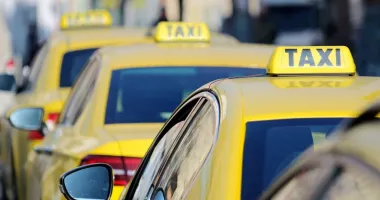 Stire din Eveniment : Val de violență juvenilă. Doi adolescenți au atacat un taximetrist cu un cuțit