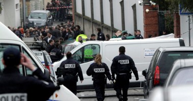 Doi morți și un rănit într-un atac armat comis în parcarea unui colegiu din Kentucky