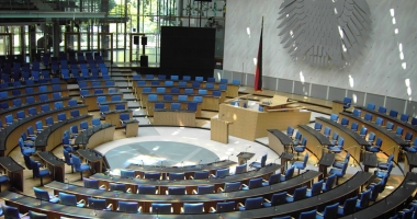 Stire din Actualitate : Defecțiune tehnică sau atac cibernetic? Parlamentul german, lăsat fără internet