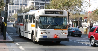 Stire din Actualitate : Sistemul de transport public din San Francisco,  lovit de un atac cibernetic. S-a călătorit gratis