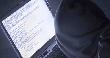 Stire din Tehnologie : Aveți grijă ce mailuri primiți! Un virus bancar periculos afectează românii! Iată ce bănci sunt vizate!