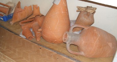 Din "comorile" Dobrogei: ulcioare de vin,  oale de grâne sau biberoane din Roma antică - 3