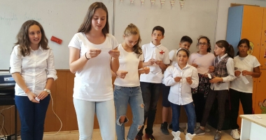 Stire din Cultură-Educație : Atelier artistic poliglot, la Școala "Gheorghe Țițeica"
