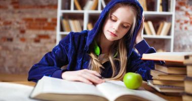 Stire din Cultură-Educație : Ateliere online de scriere dramatică pentru adolescenți