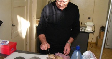 Stire din Cultură-Educație : Atelierul minune: tot ce se scoate din pământ primește aici o nouă viață!
