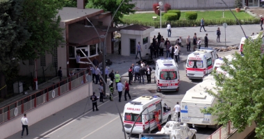 Stire din Actualitate : Turcia, lovită din nou! 11 morți și 13 răniți, într-un atentat cu mașină capcană